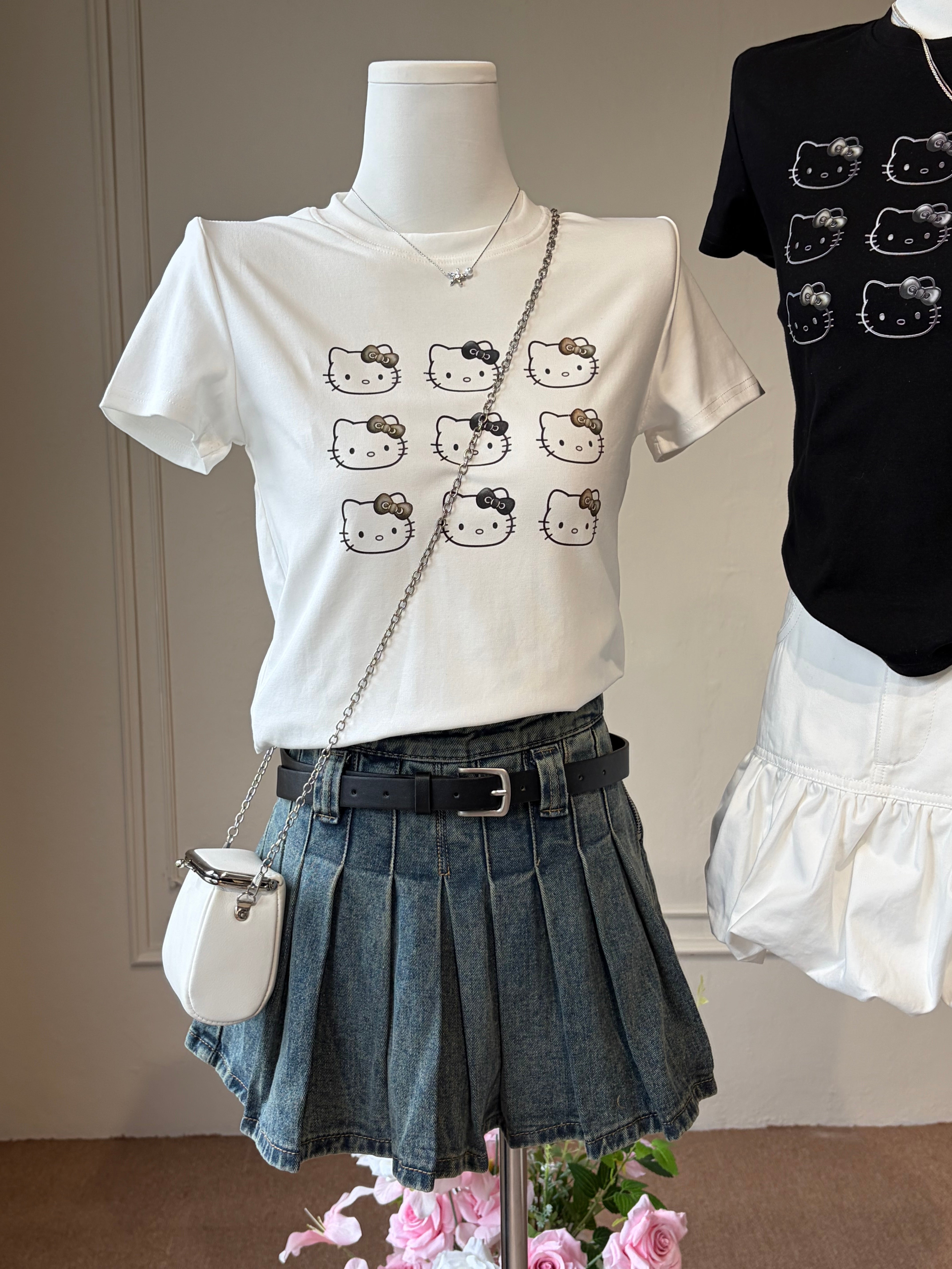 KITTY GRAPHIC TEE