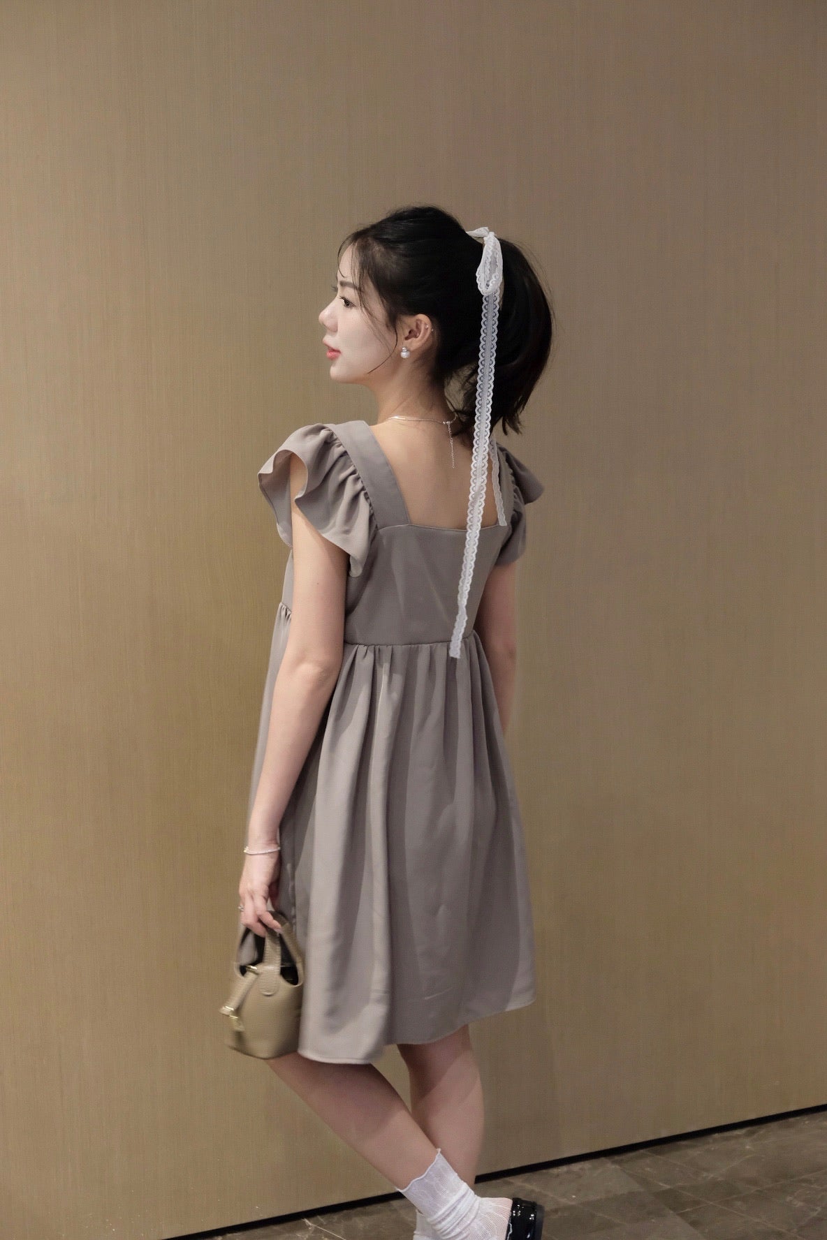 𝘾𝙃𝘼𝙍𝙈𝙀 Hannah Dress in gray
