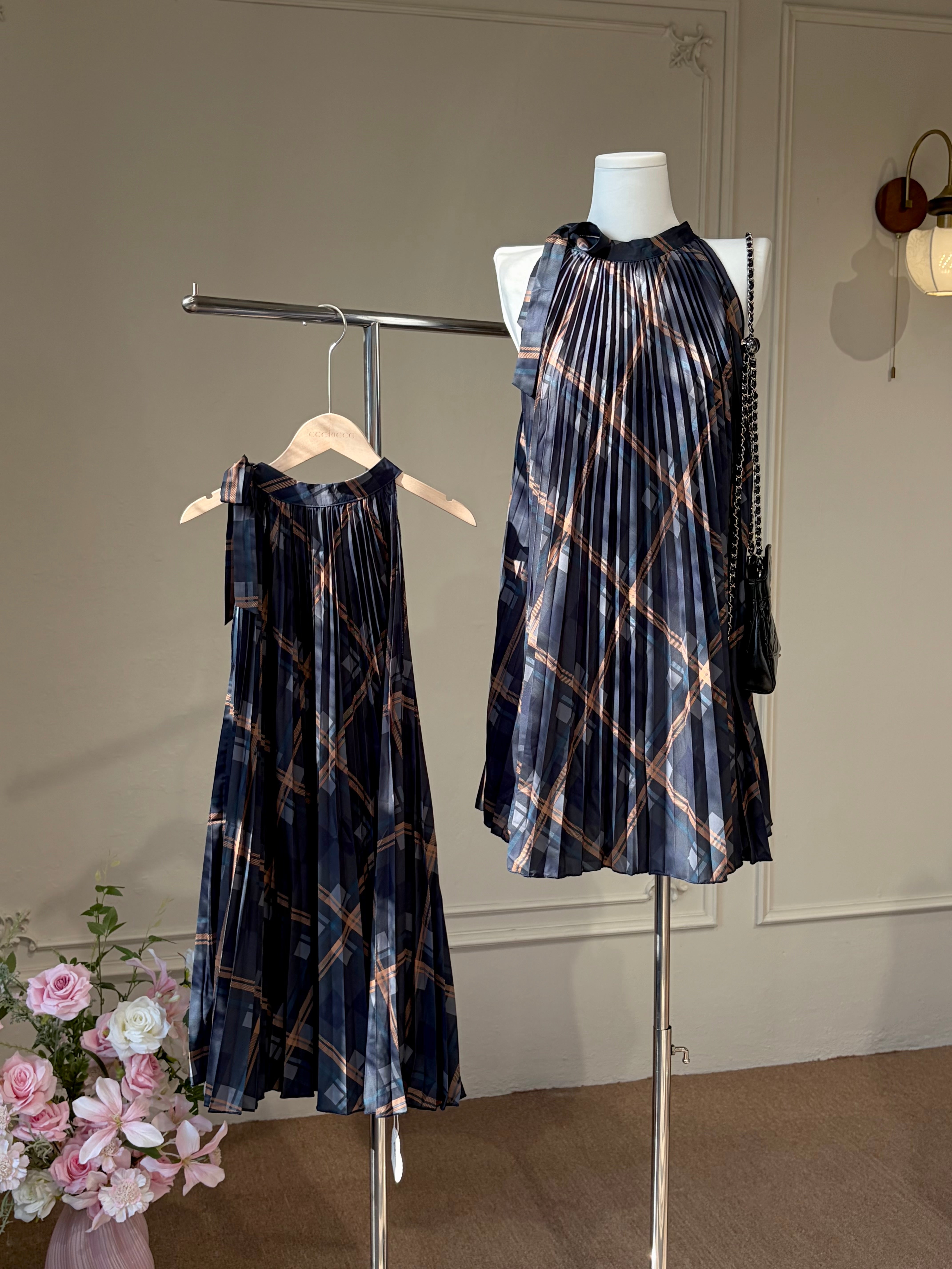 Charme.cc Women's Navy Plaid Pleated Halter Midi Dress